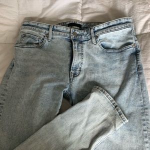 Men’s washed jeans
